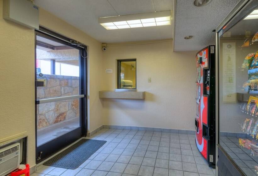 בית מלון כפרי Red Roof Inn Memphis East