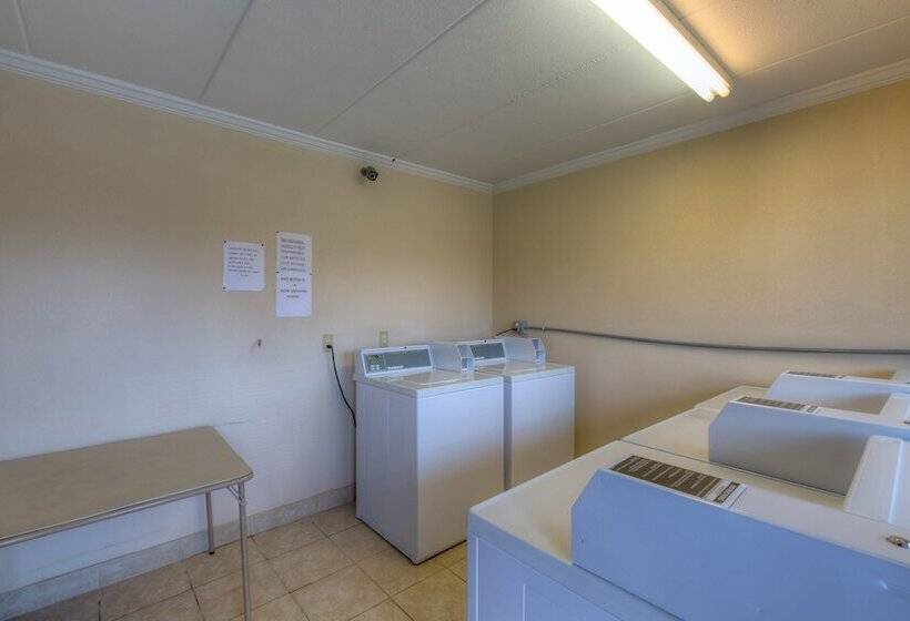 בית מלון כפרי Red Roof Inn Memphis East