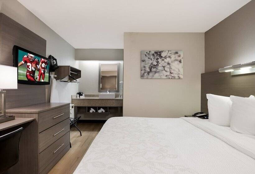 فندق Red Roof Inn Plus+ Chicago   Naperville