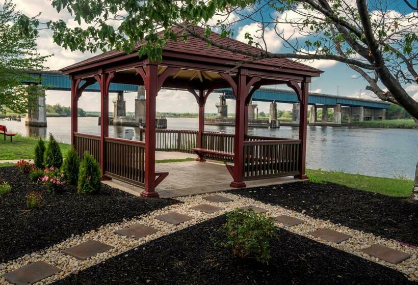 فندق Red Roof Inn Plus+ Secaucus   Meadowlands