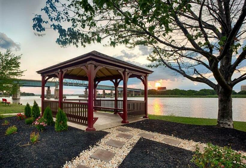 فندق Red Roof Inn Plus+ Secaucus   Meadowlands