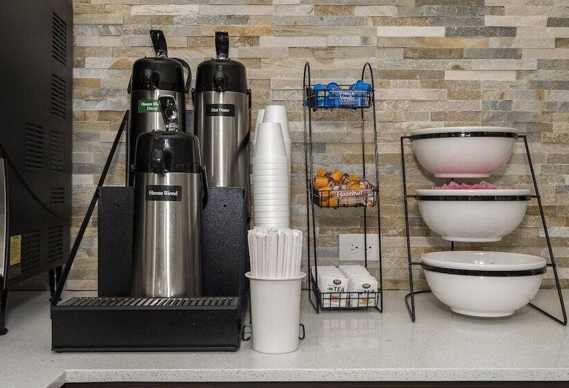 호텔 Red Roof Inn Plus+ & Suites Knoxville West Cedar Bluff