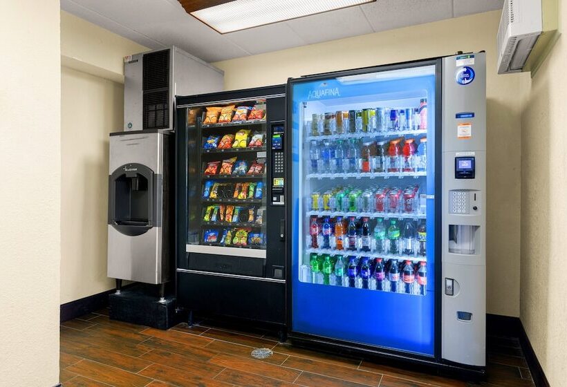 فندق Red Roof Inn Salem