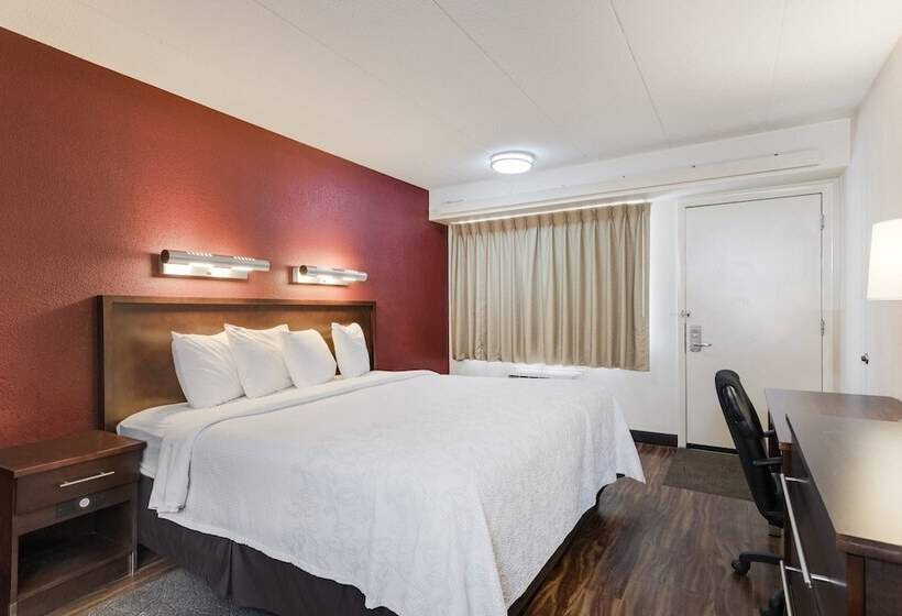 هتل Super 8 By Wyndham Deerfield   Northbrook