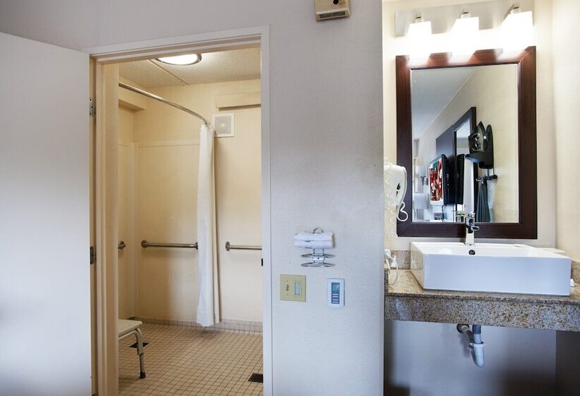 هتل Red Roof Inn Plus+ Nashville Fairgrounds