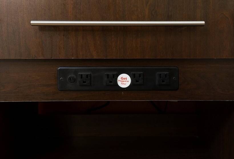 هتل Red Roof Inn Plus+ Nashville Fairgrounds