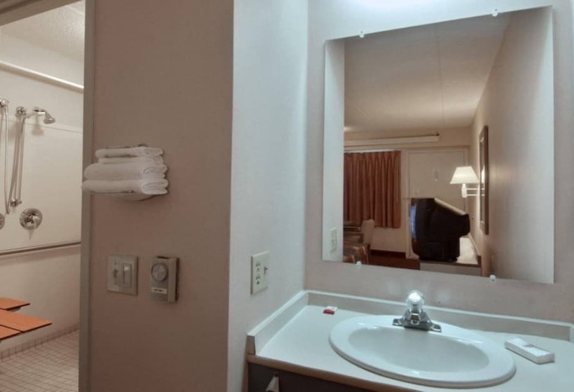 בית מלון כפרי Red Roof Inn Plus+ Nashville North Goodlettsville