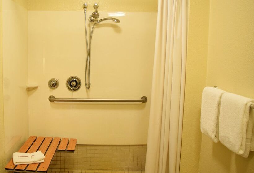 ホテル Red Roof Inn Plus+ University At Buffalo Amherst