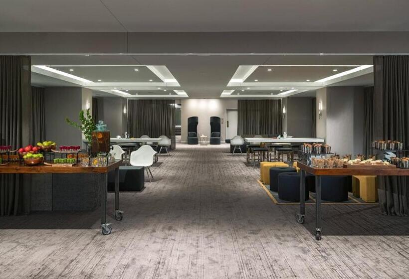 هتل Renaissance Des Moines Savery