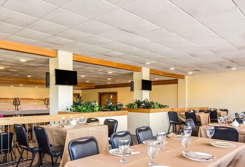 فندق Ramada By Wyndham Santee I 95