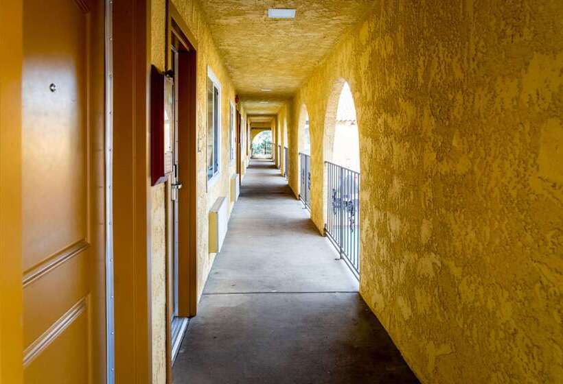 ホテル Rodeway Inn & Suites Coltonriverside