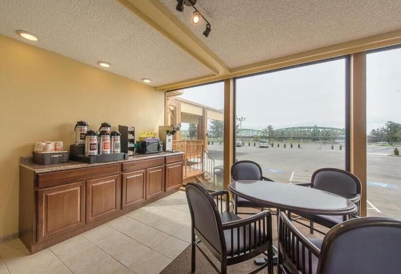 Отель Rodeway Inn & Suites Portland   Jantzen Beach