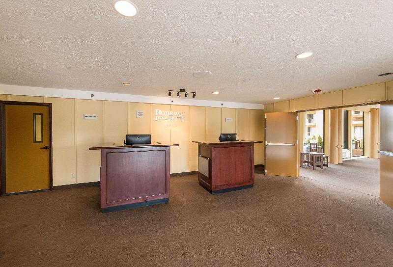 Отель Rodeway Inn & Suites Portland   Jantzen Beach