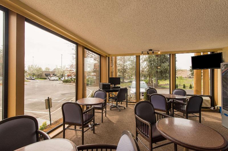 Отель Rodeway Inn & Suites Portland   Jantzen Beach