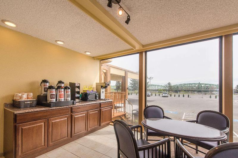 Отель Rodeway Inn & Suites Portland   Jantzen Beach