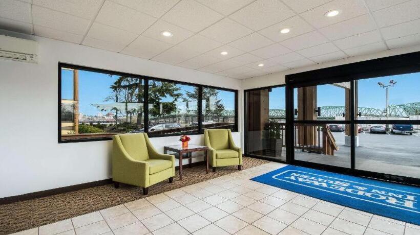 Отель Rodeway Inn & Suites Portland   Jantzen Beach