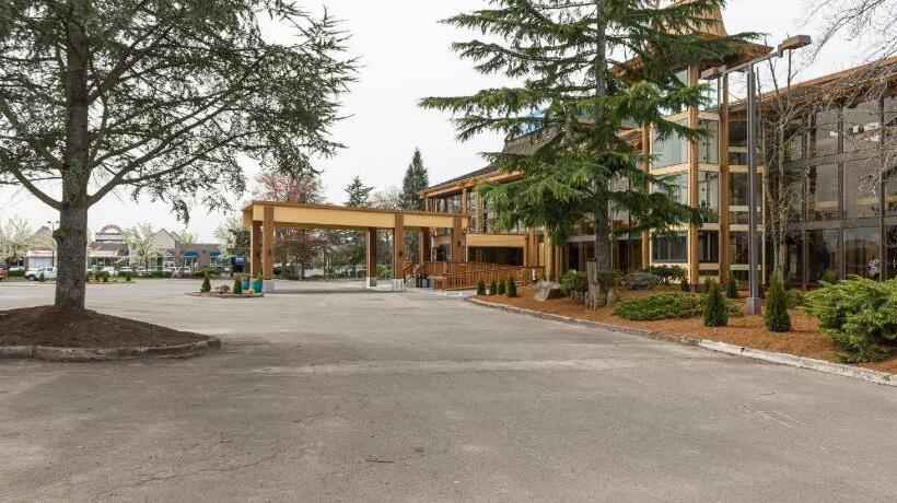 Отель Rodeway Inn & Suites Portland   Jantzen Beach