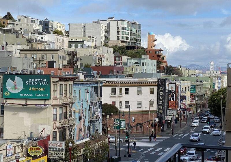 فندق Royal Pacific Motor Inn