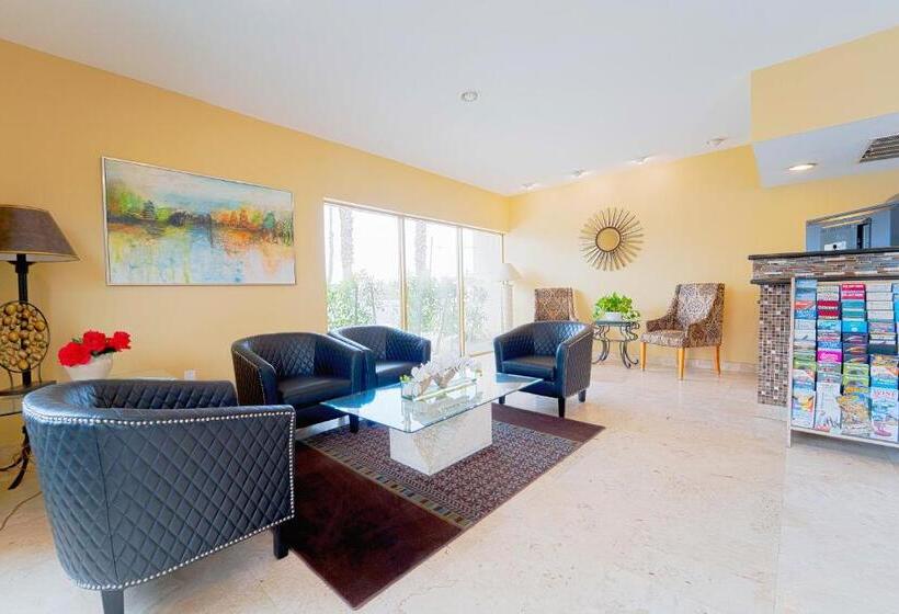 فندق Royal Plaza Inn