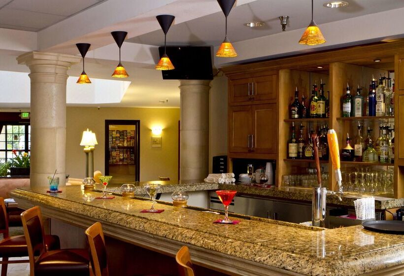 هتل Safari Inn, A Coast