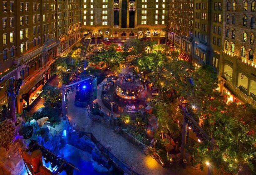 Sam S Town Hotel & Gambling Hall