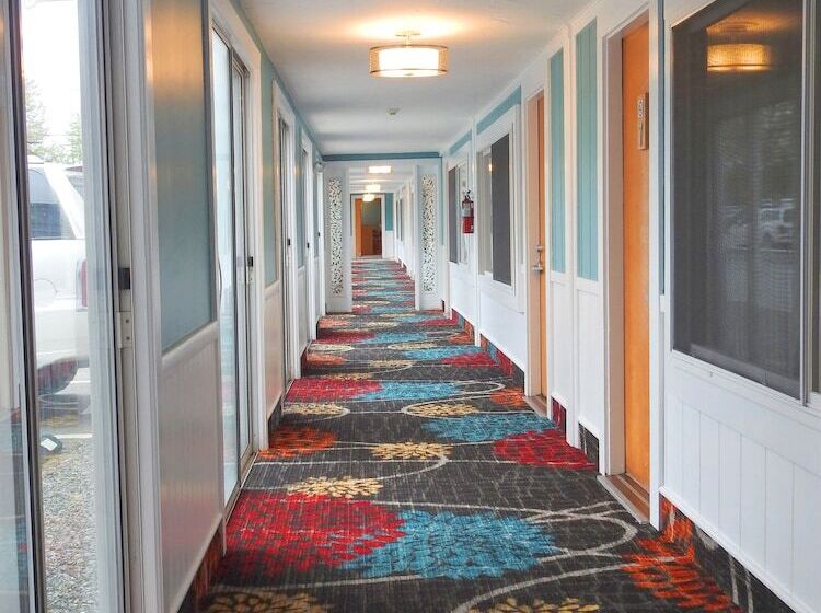 Отель Seacoast Inn