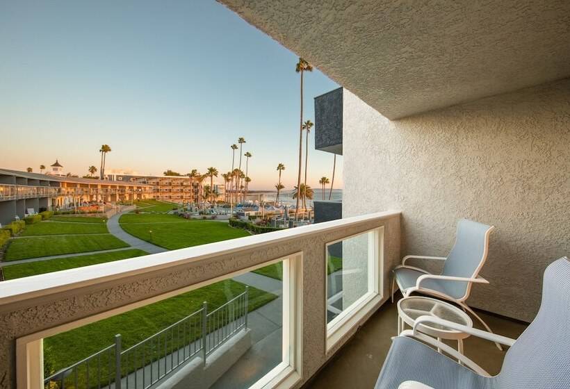 فندق Seacrest Oceanfront