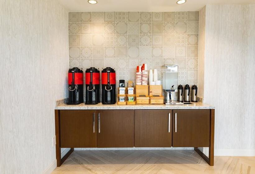 فندق Seacrest Oceanfront