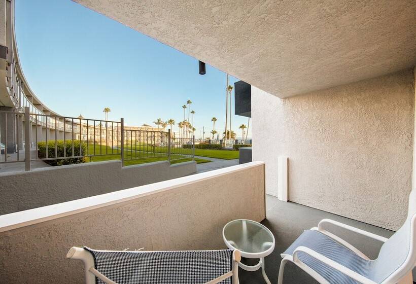 فندق Seacrest Oceanfront