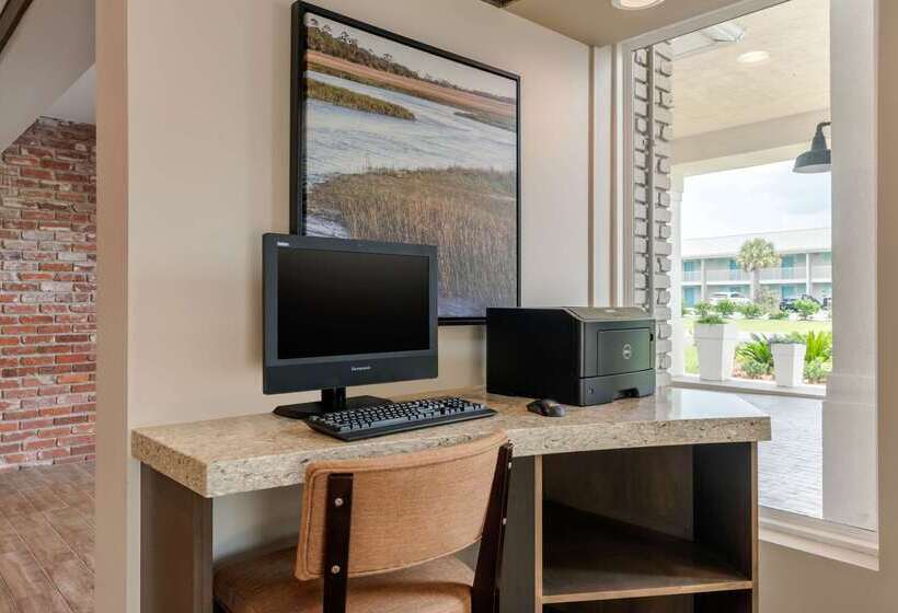 Seafarer Inn & Suites, Ascend Hotel Collection