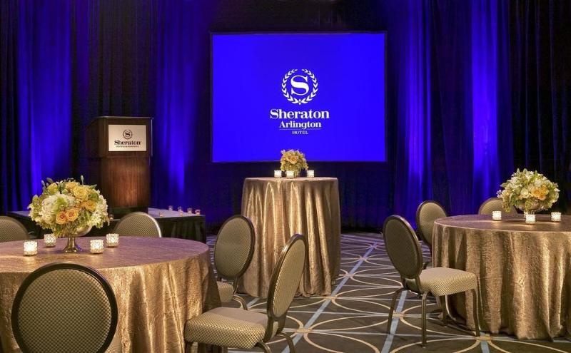 酒店 Sheraton Arlington