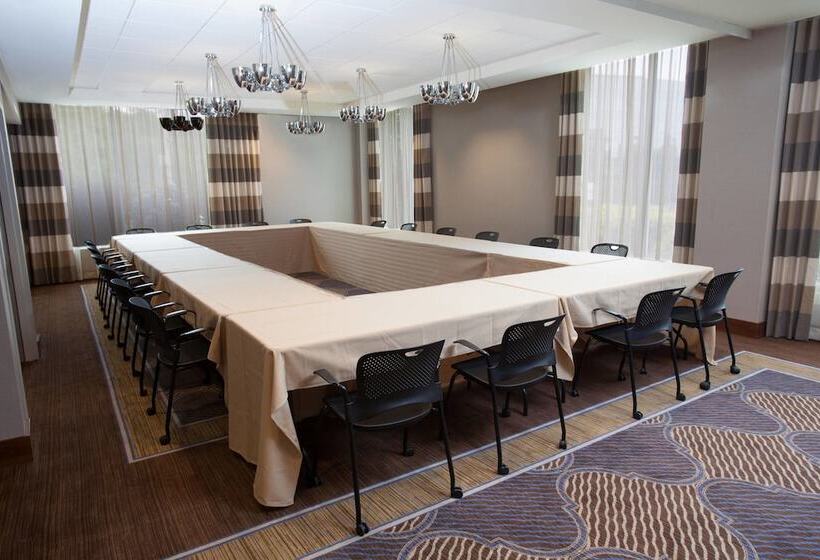 Отель Sheraton Pittsburgh Airport