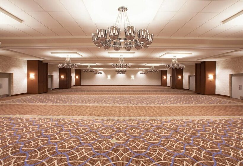 Отель Sheraton Pittsburgh Airport