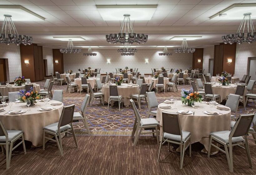 Отель Sheraton Pittsburgh Airport