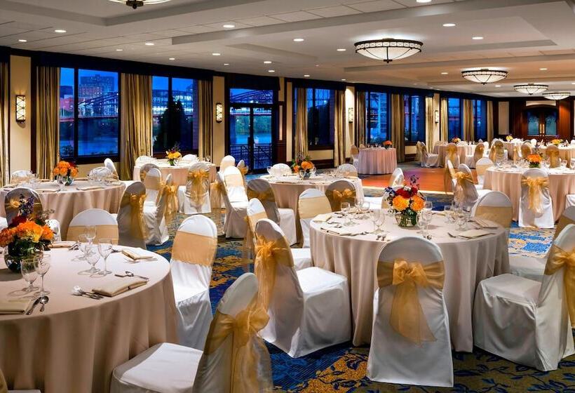 Sheraton Pittsburgh Hotel At Station Square