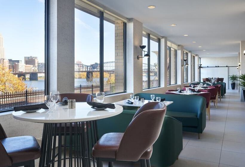 Sheraton Pittsburgh Hotel At Station Square