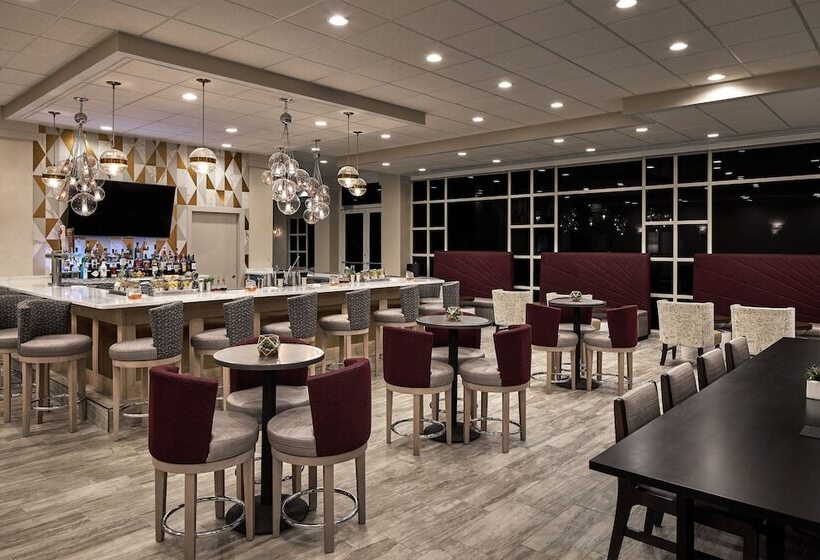 호텔 Sheraton Richmond Airport