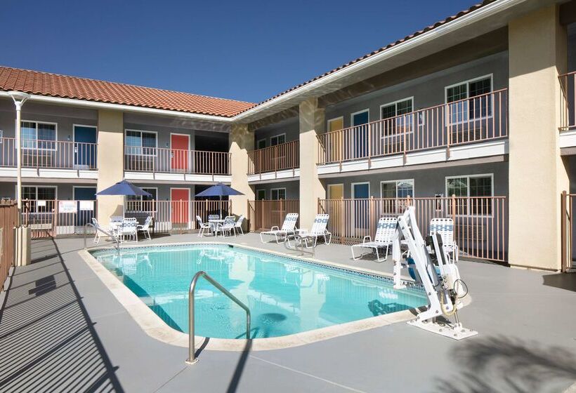 בית מלון כפרי Signature Temecula