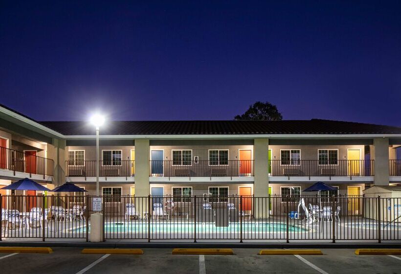 בית מלון כפרי Signature Temecula