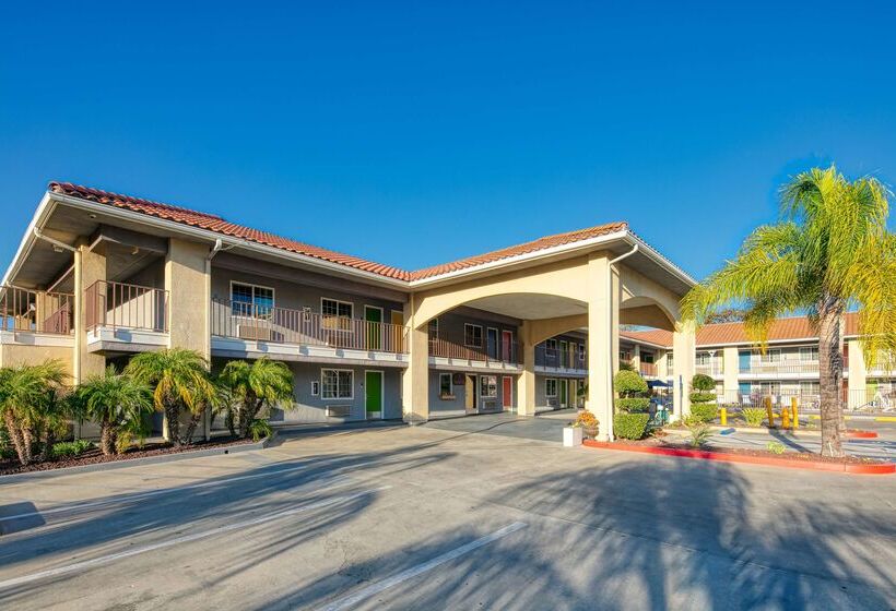 בית מלון כפרי Signature Temecula