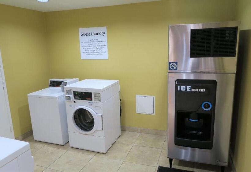 בית מלון כפרי Solara Inn And Suites