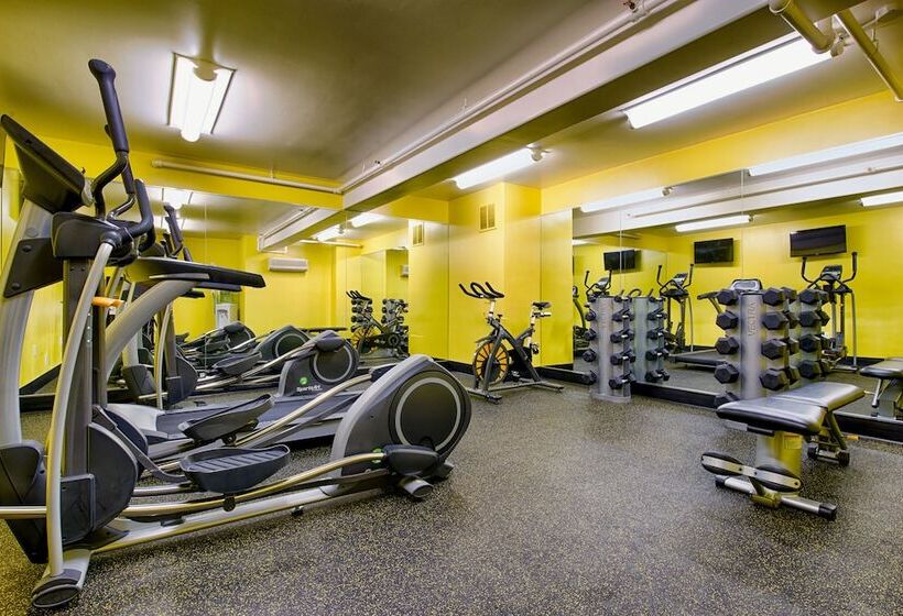 Staypineapple, Hotel Rose, Downtown Portland