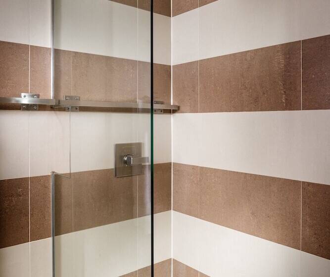 Staypineapple, Hotel Rose, Downtown Portland