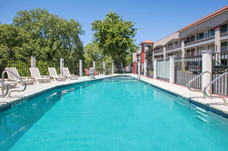 ホテル Super 8 By Wyndham Austin University/downtown Area