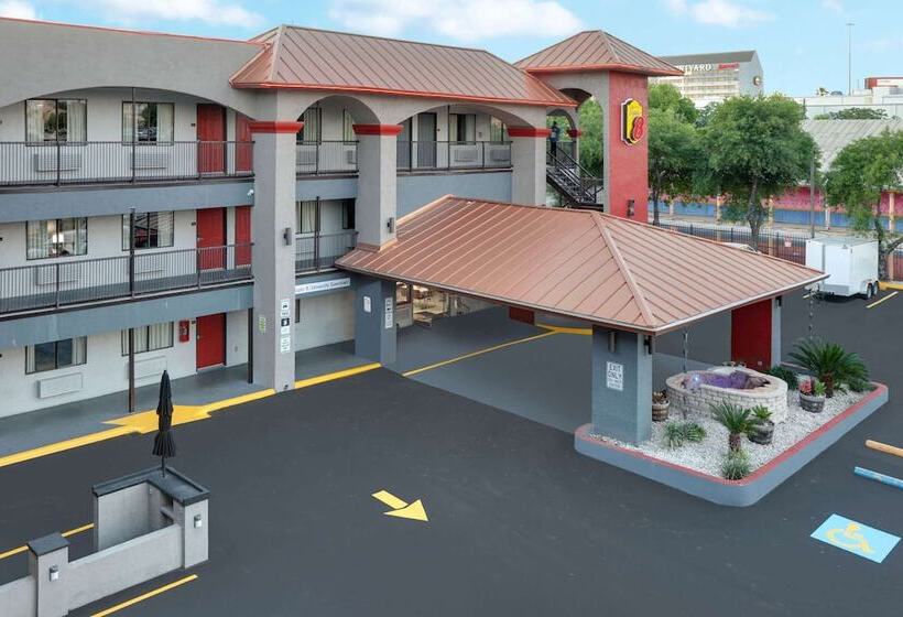 هتل Super 8 By Wyndham Austin University/downtown Area