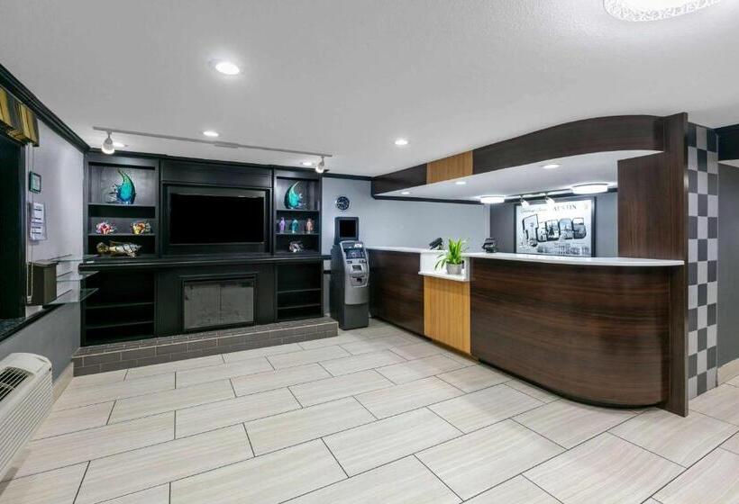 ホテル Super 8 By Wyndham Austin University/downtown Area