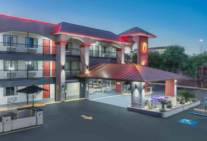 ホテル Super 8 By Wyndham Austin University/downtown Area