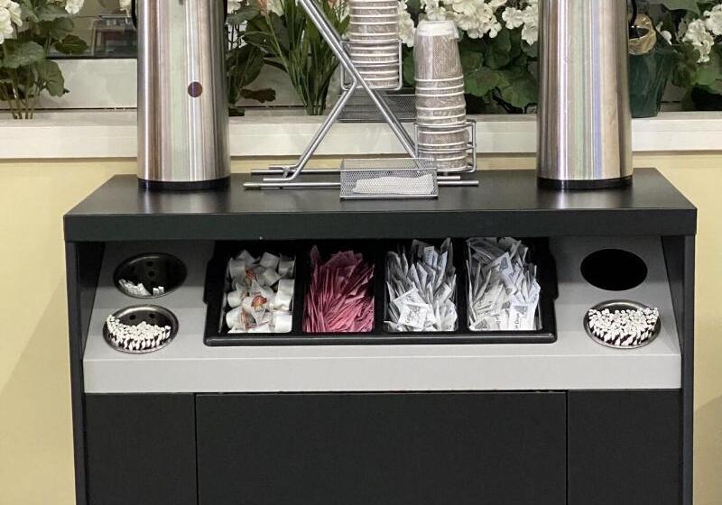 هتل Super 8 By Wyndham Mobile I65