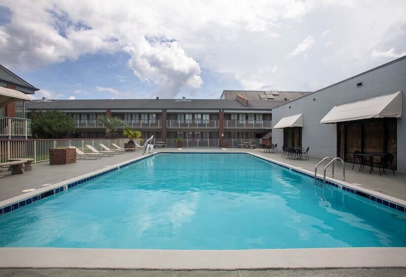 فندق Super 8 By Wyndham Mobile I65