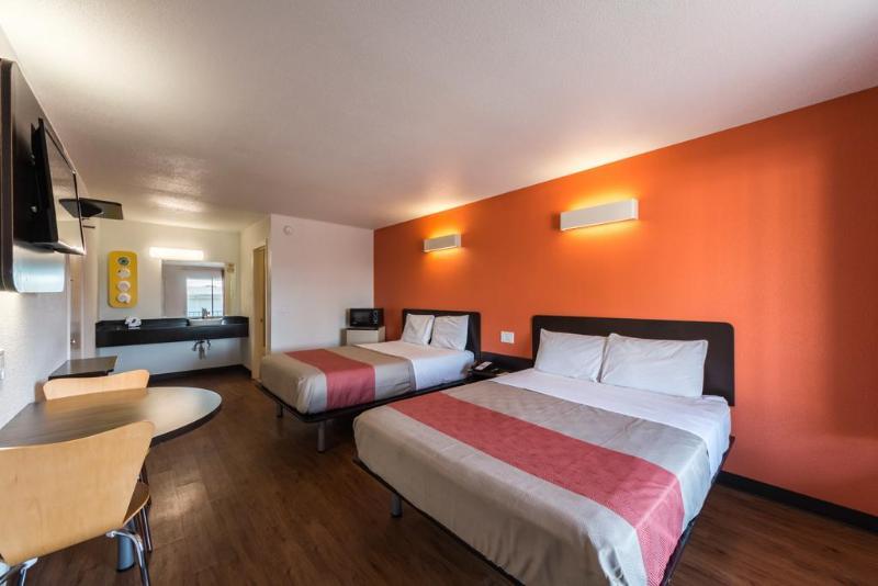 فندق Surestay  By Best Western San Antonio Riverwalk